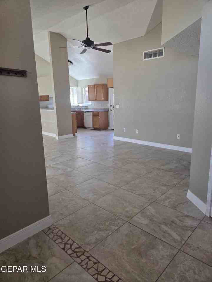 505 Von Bargen Dr - Photo 3 of 17