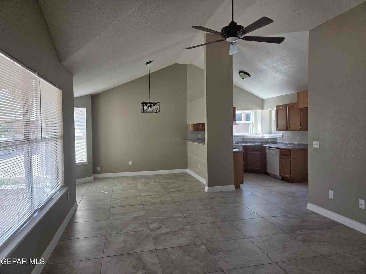 505 Von Bargen Dr - Photo 4 of 17