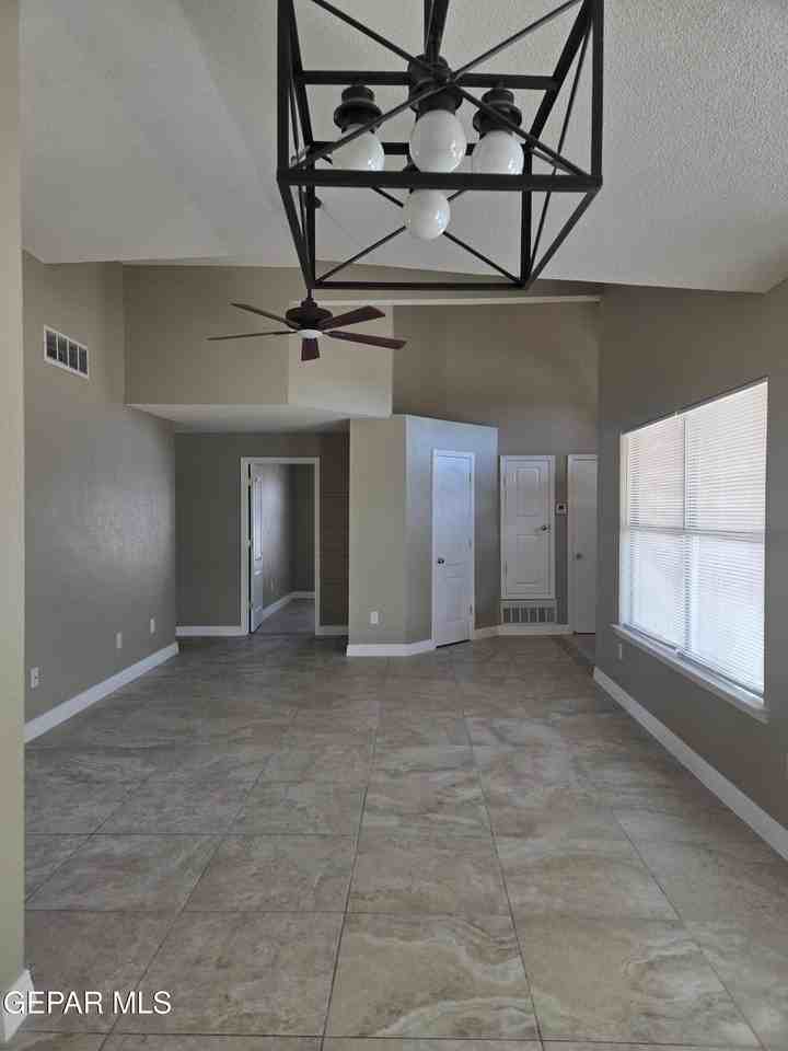 505 Von Bargen Dr - Photo 7 of 17