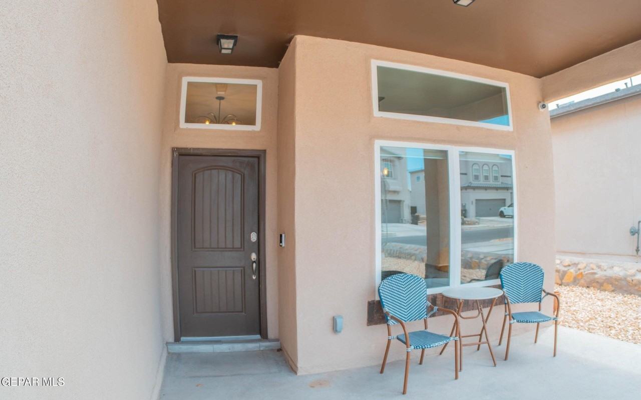 673 La Entrada Cir - Photo 3 of 33