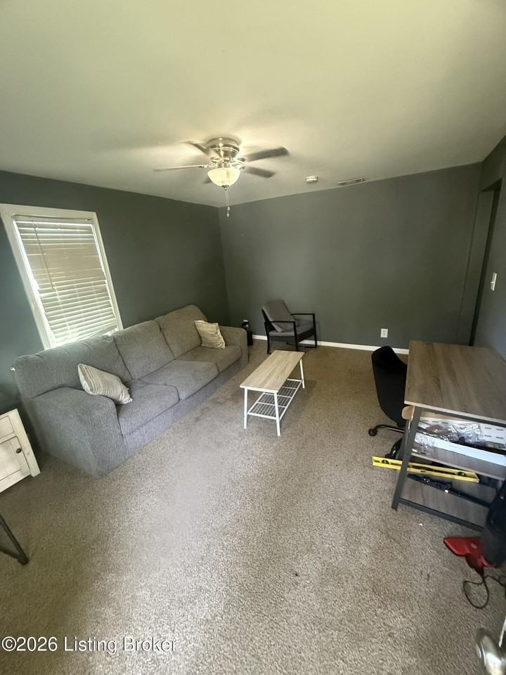 1112 W Whitney Ave - Photo 4 of 11