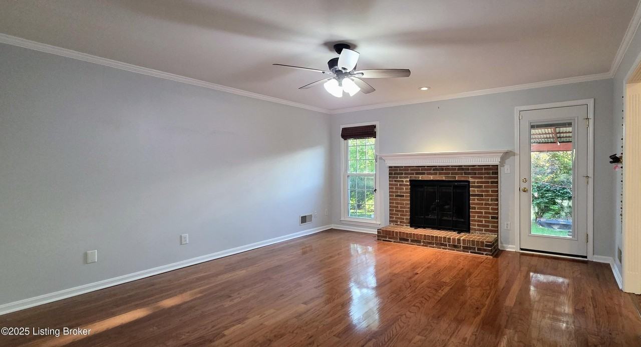 4326 Brownsboro Glen Rd - Photo 6 of 32