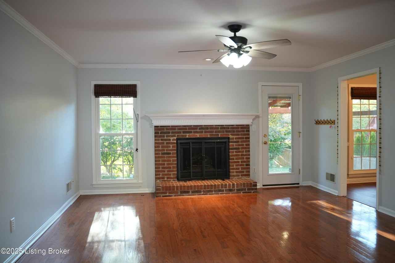 4326 Brownsboro Glen Rd - Photo 7 of 32