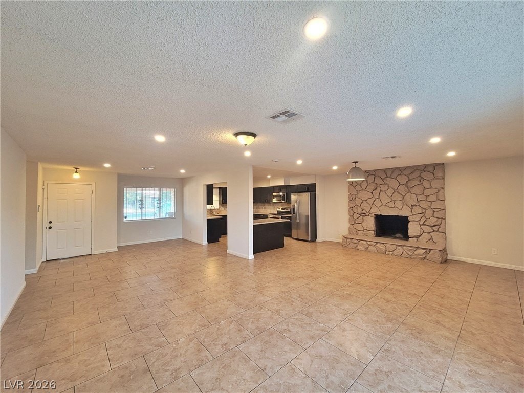 805 E Saint Louis Ave - Photo 3 of 26