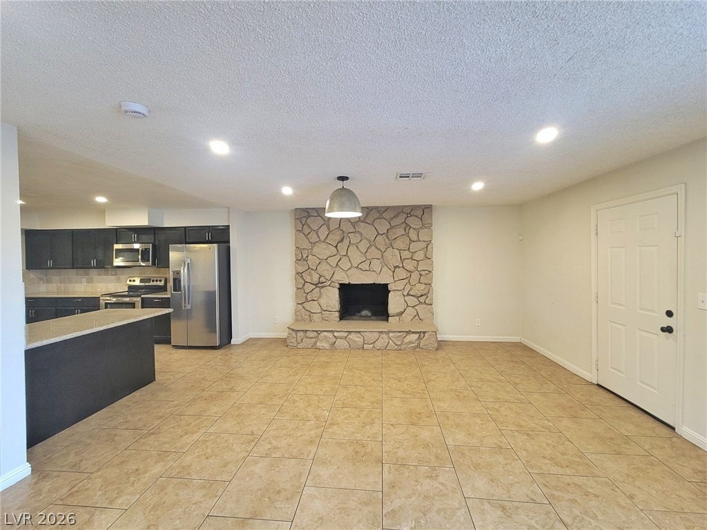 805 E Saint Louis Ave - Photo 4 of 26