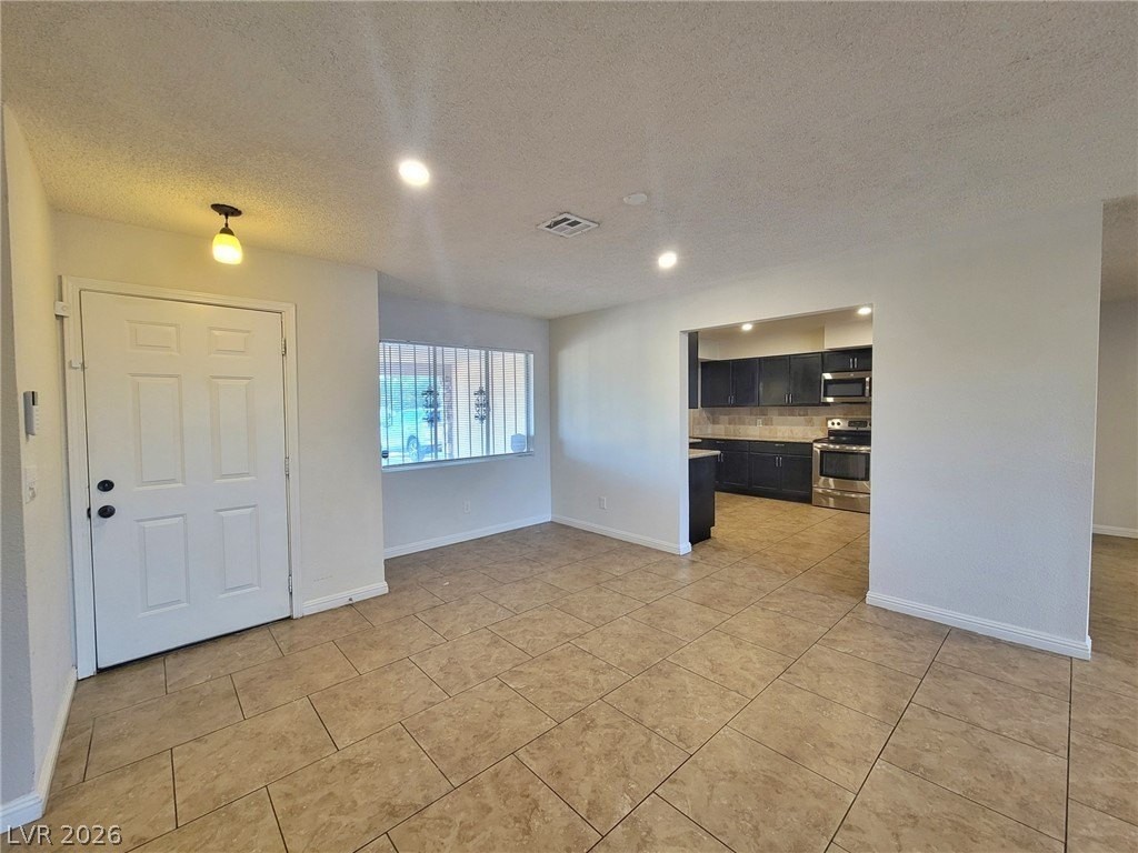 805 E Saint Louis Ave - Photo 5 of 26