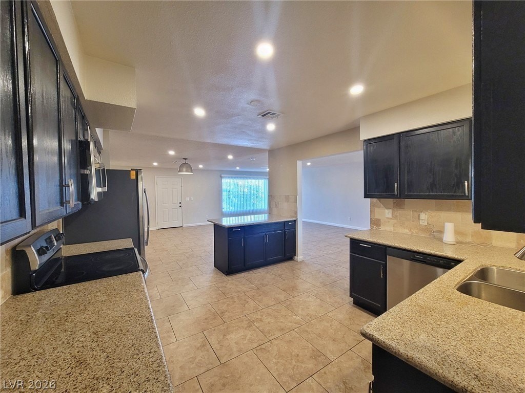 805 E Saint Louis Ave - Photo 7 of 26