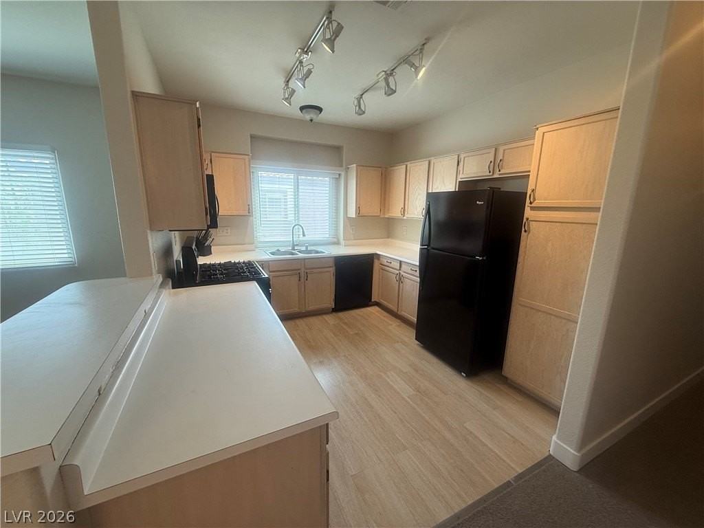 5104 Jordan Frey St #204 - Photo 6 of 20