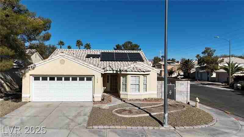 7608 Sea Wind Dr - Photo 3 of 24