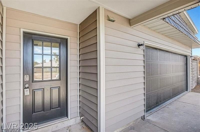 828 Eugene Cernan St - Photo 2 of 20