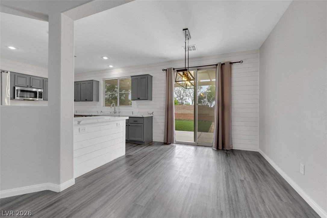 7830 Shingle Beach St - Photo 3 of 18