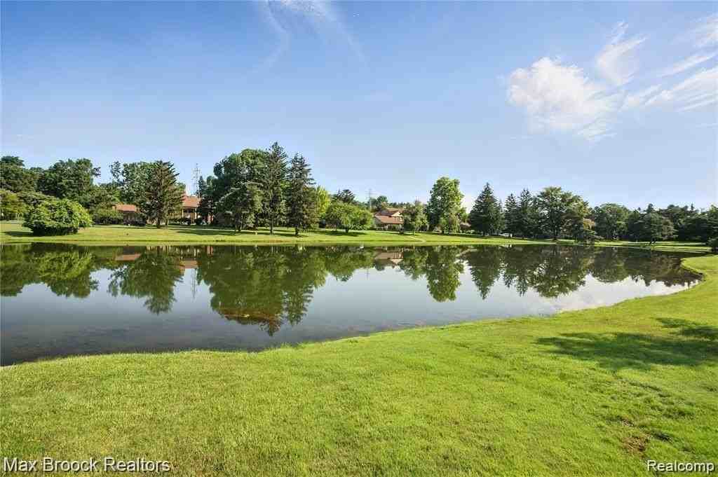 4291 Foxpointe Dr #53 - Photo 6 of 50