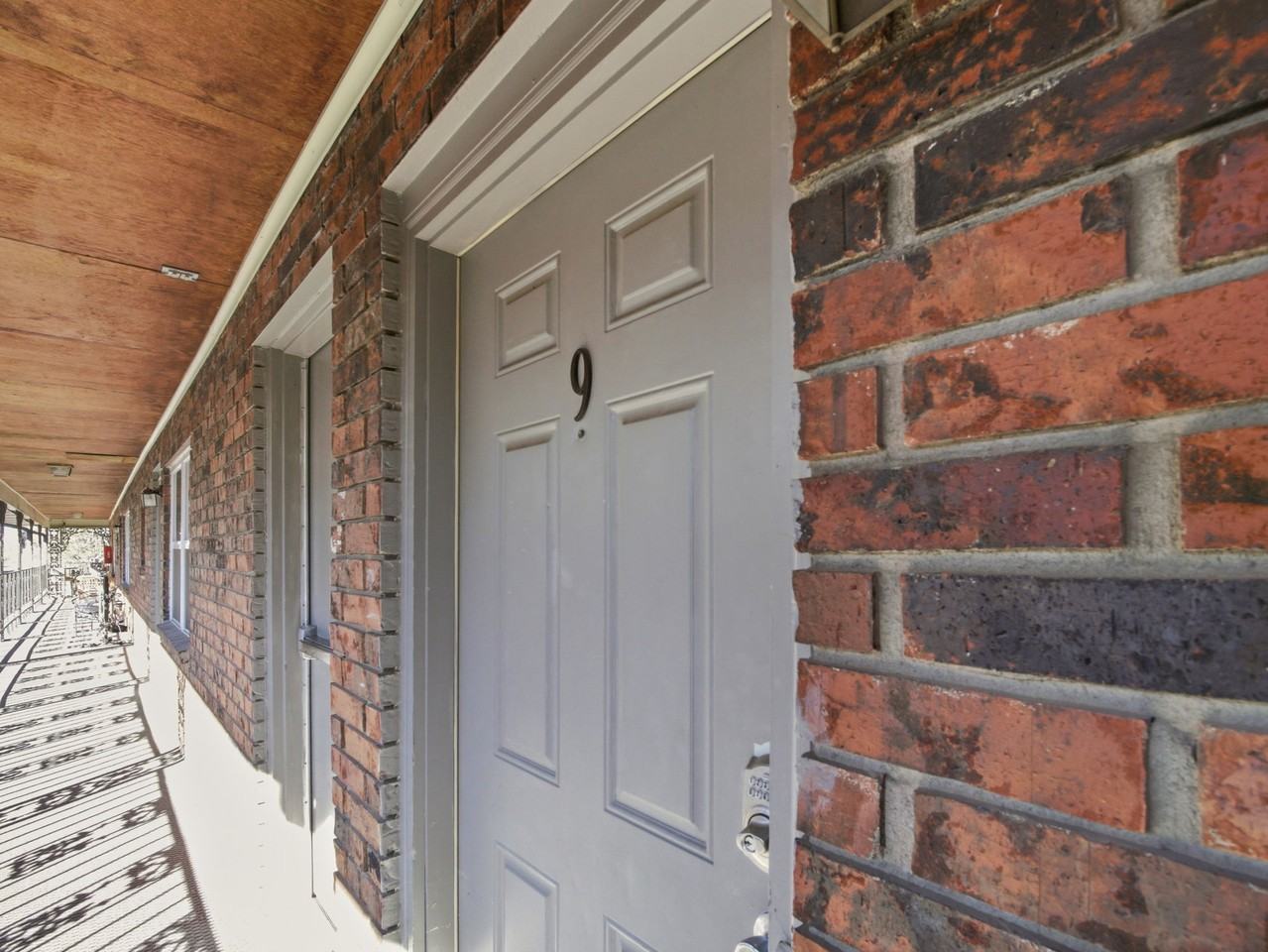 926 E Walnut St #926-9 - Photo 4 of 16