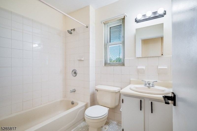14 Wedgewood Dr #18 - Photo 7 of 12