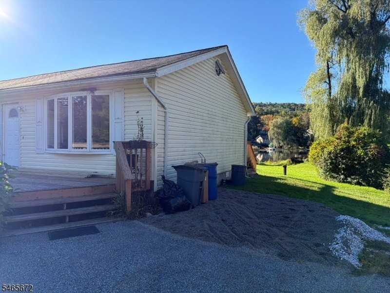 196 Decker Pond Rd - Photo 2 of 25