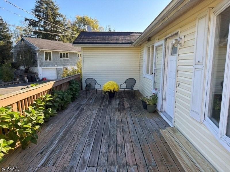 196 Decker Pond Rd - Photo 3 of 25