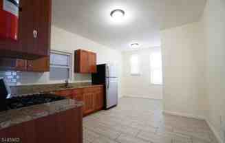 290 N 6th St #3 - Photo 1 of 1