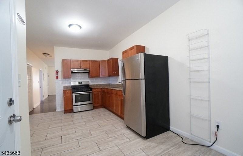 290 N 6th St #3 - Photo 2 of 15