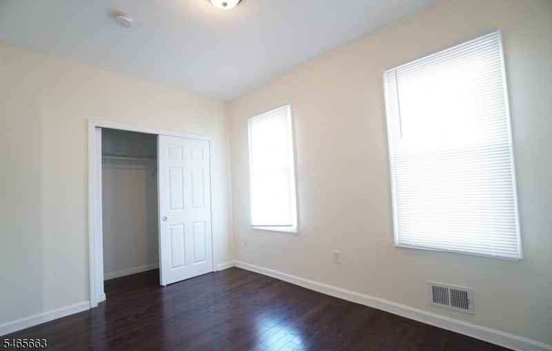 290 N 6th St #3 - Photo 6 of 15