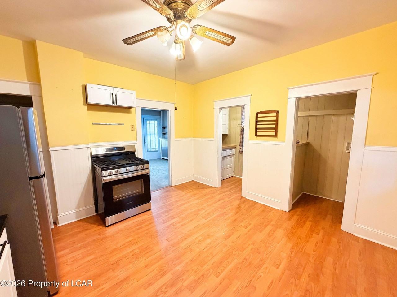 1760 Wayne Ave - Photo 7 of 13