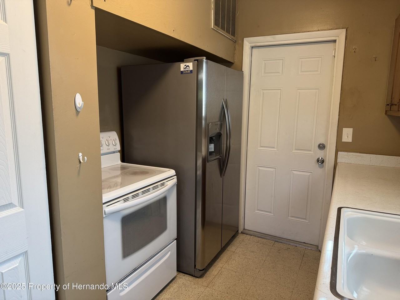 6315 Treehaven Dr - Photo 6 of 21