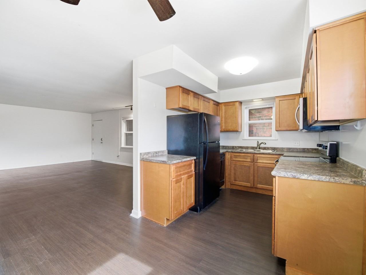 936 E Walnut St #936-1 - Photo 3 of 17