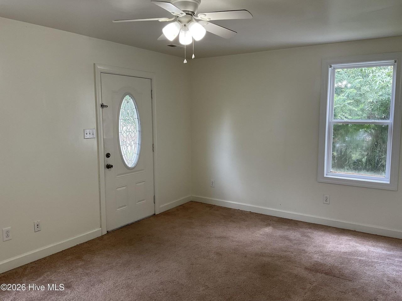 601 New River Dr - Photo 3 of 12