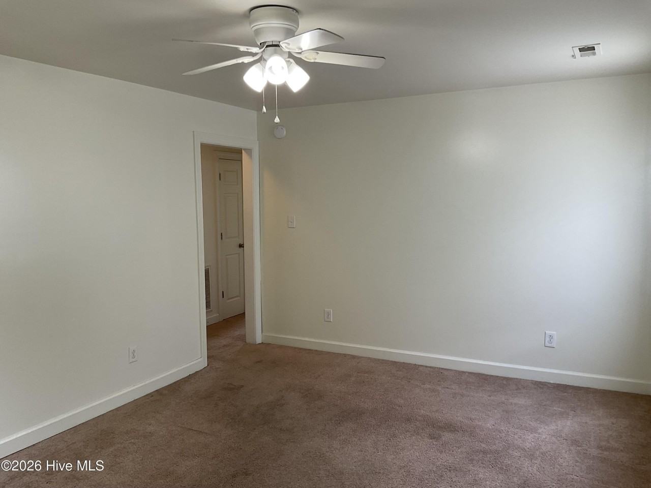 601 New River Dr - Photo 5 of 12