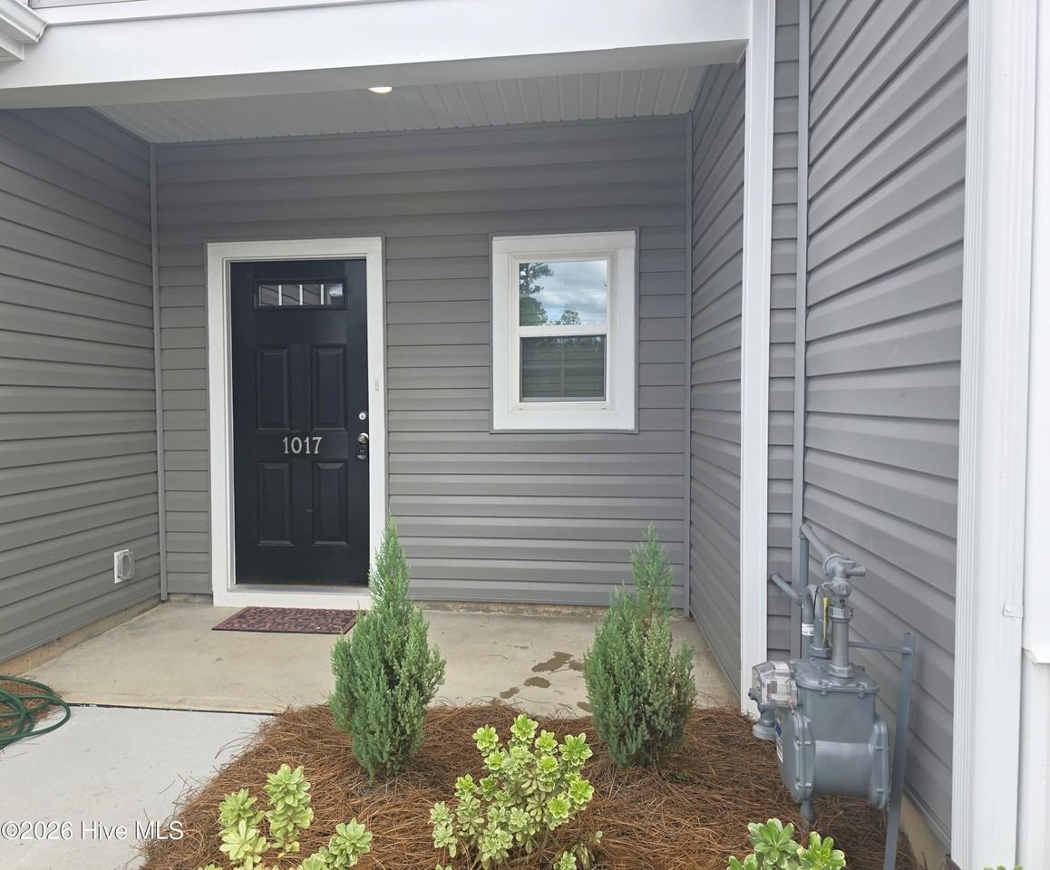 1017 Aldrich St - Photo 2 of 19