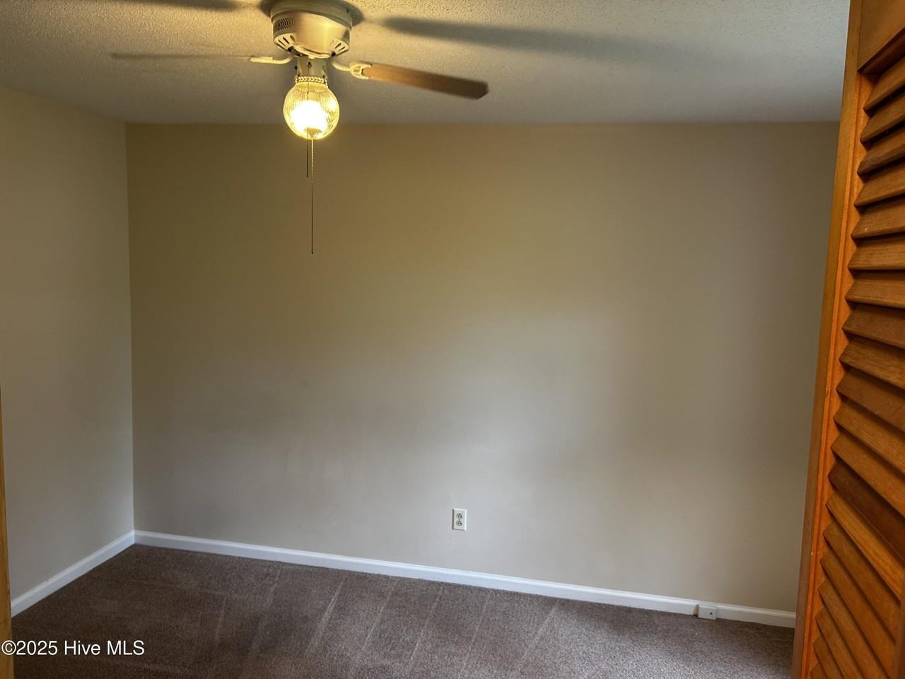 1003 Stillwood Cir - Photo 4 of 19