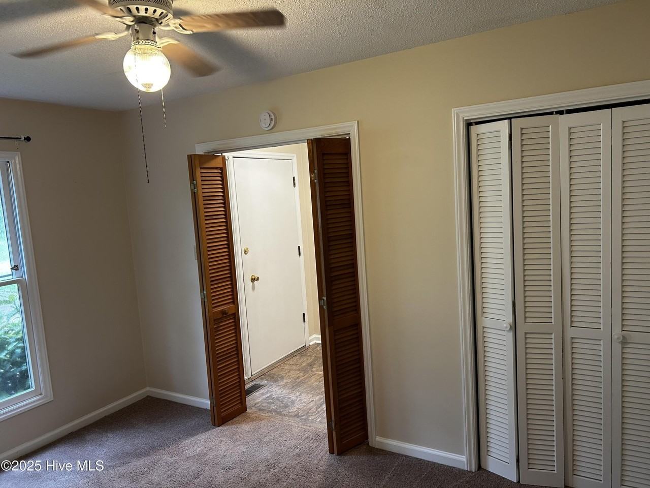 1003 Stillwood Cir - Photo 5 of 19