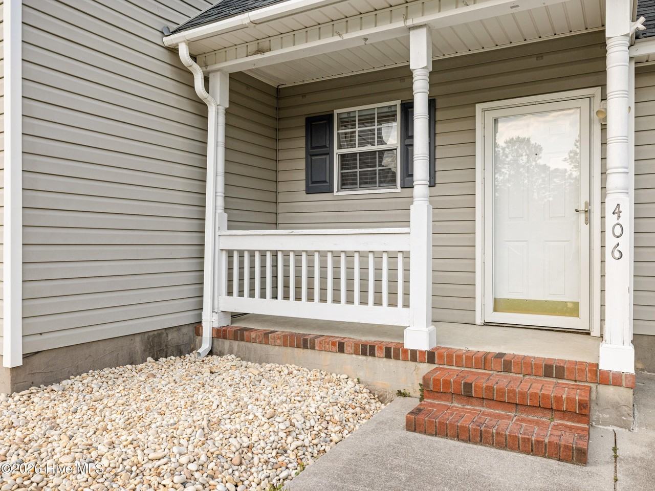 406 Eucalyptus Ln - Photo 6 of 34