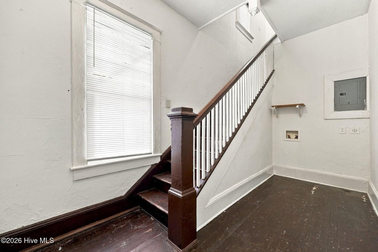 303 Paris Ave #B - Photo 4 of 23