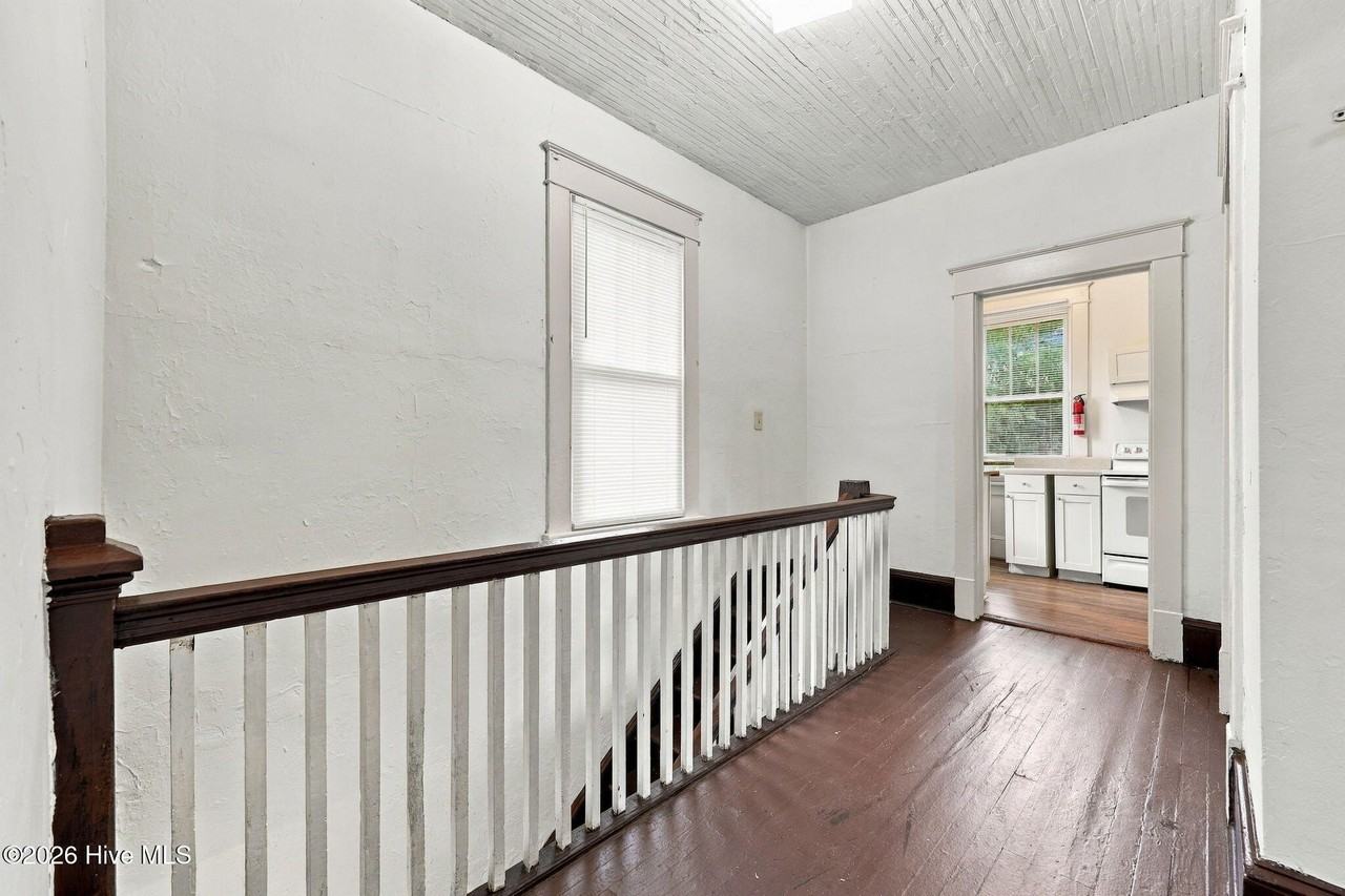 303 Paris Ave #B - Photo 6 of 23