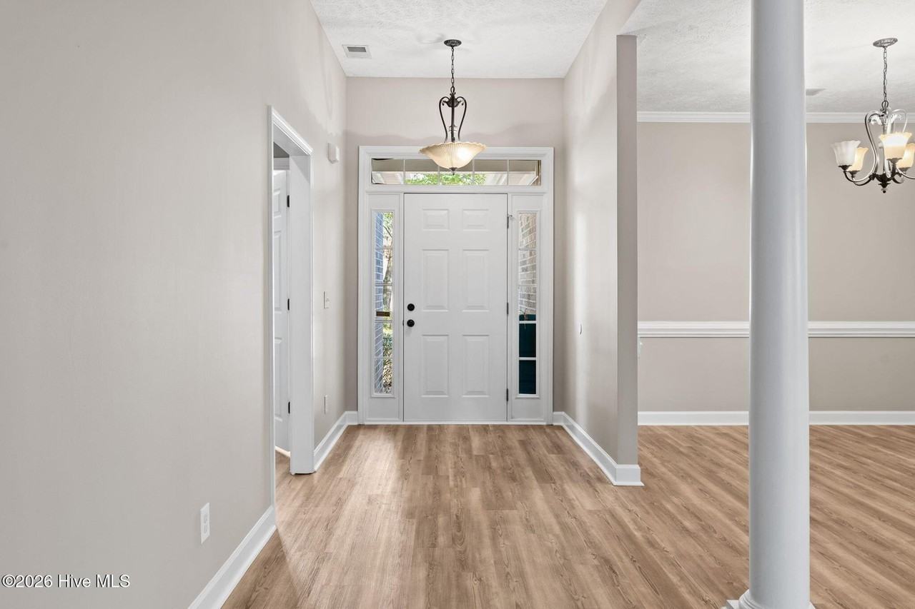 10 Topsail Ct - Photo 4 of 50