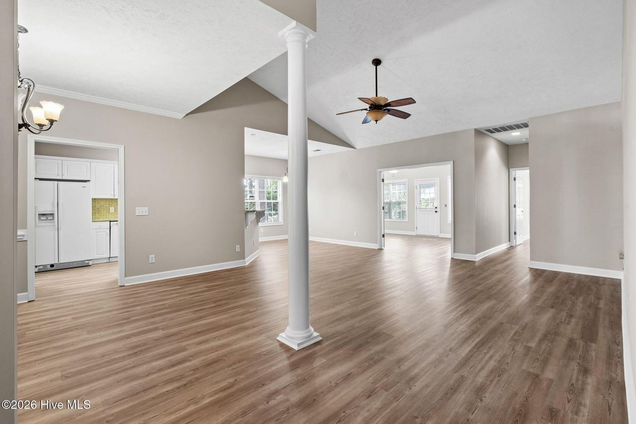 10 Topsail Ct - Photo 5 of 50