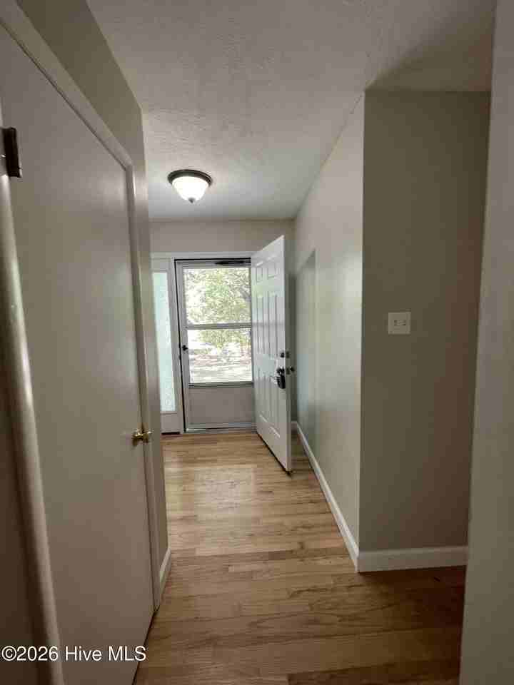 590 Hillcrest - Photo 6 of 30