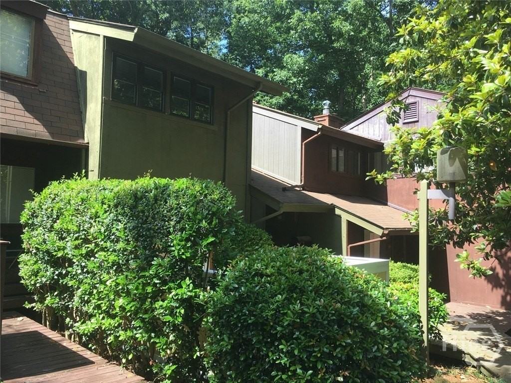 155 Woodstone Dr - Photo 2 of 11