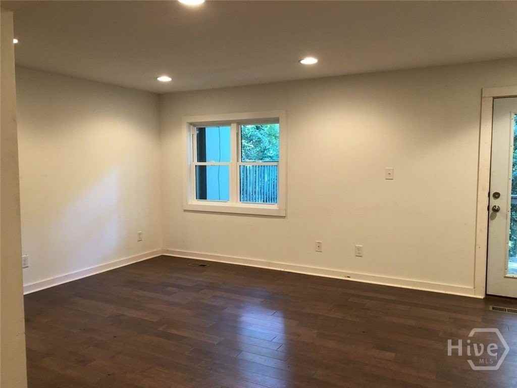 155 Woodstone Dr - Photo 5 of 11