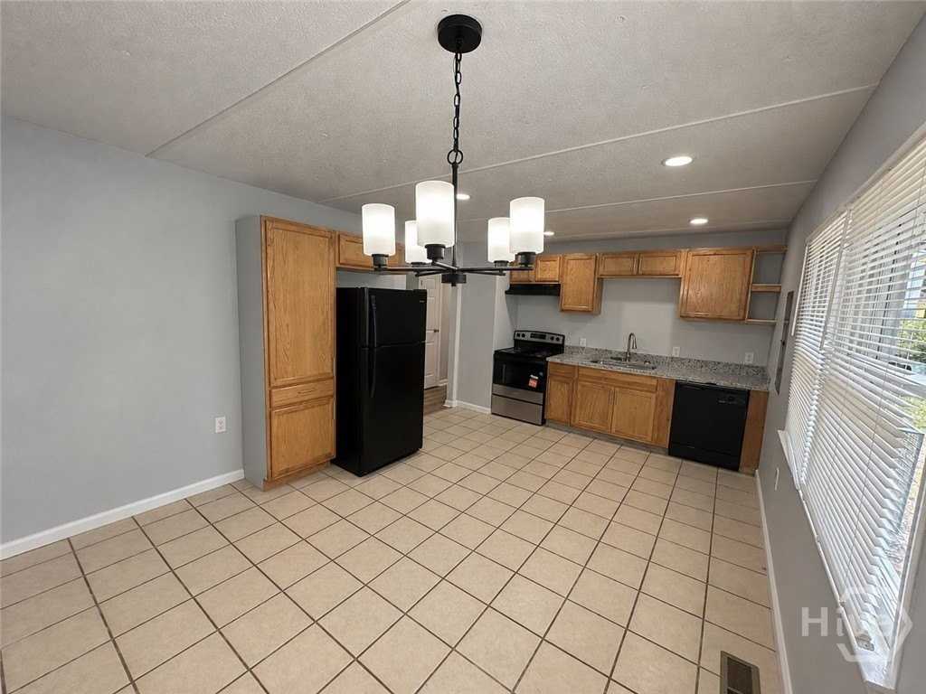 131 Martin Cir - Photo 6 of 13