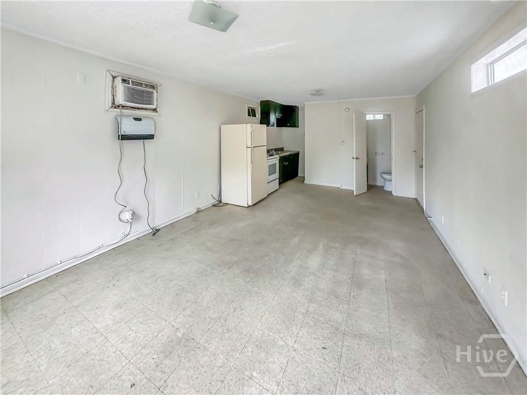 1705 Augusta Ave - Photo 2 of 3