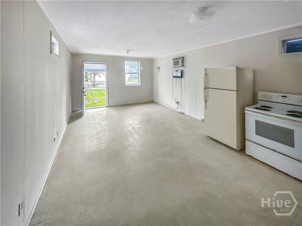 1705 Augusta Ave - Photo 3 of 3