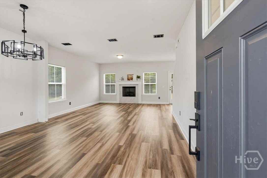 870 Meloney Dr - Photo 3 of 39
