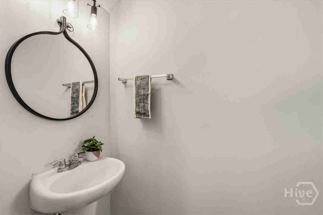 870 Meloney Dr - Photo 6 of 39