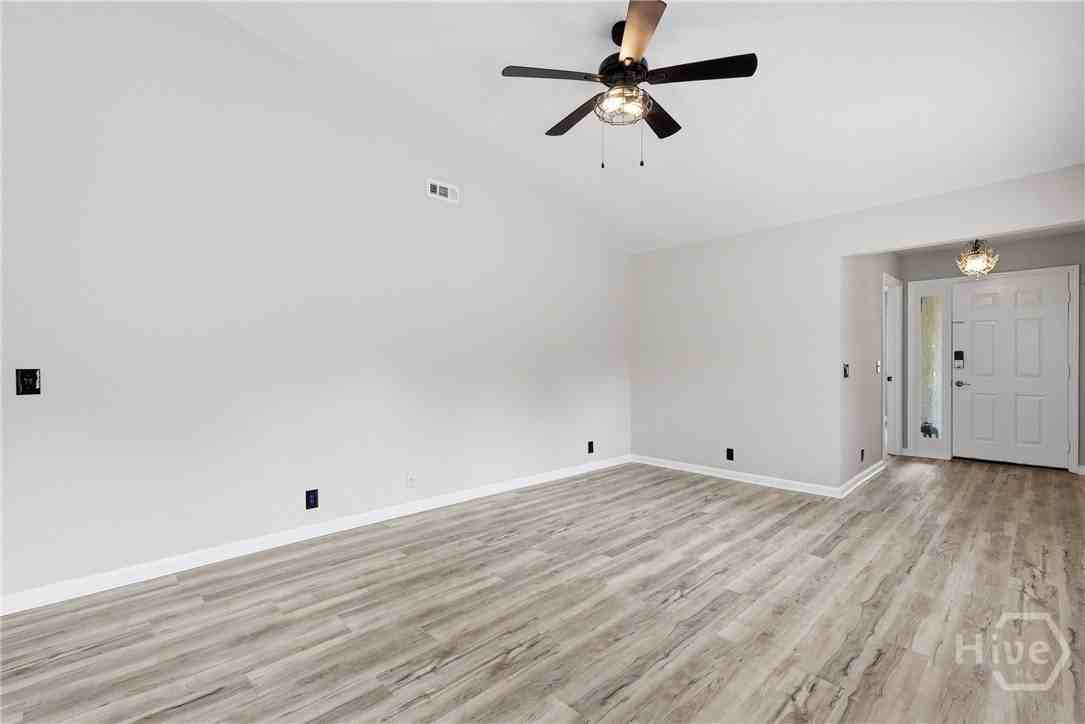 103 Oyster Shell Rd #D12 - Photo 4 of 41