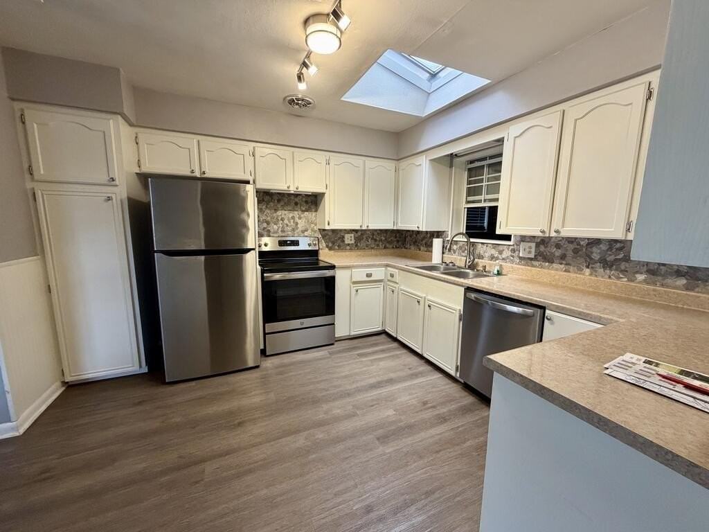 1725 1st St - Photo 5 of 15