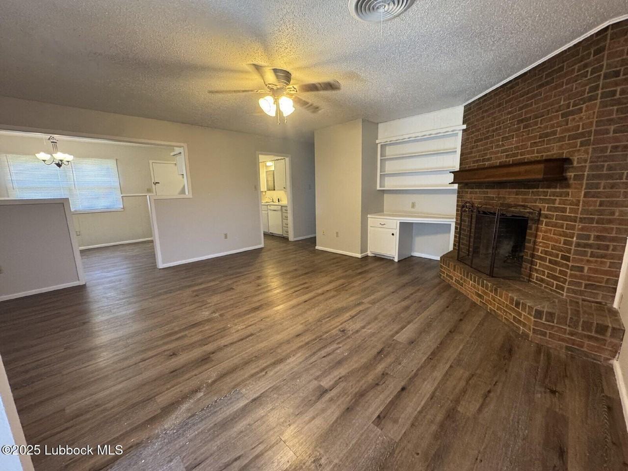 4315 58th St #B - Photo 2 of 9