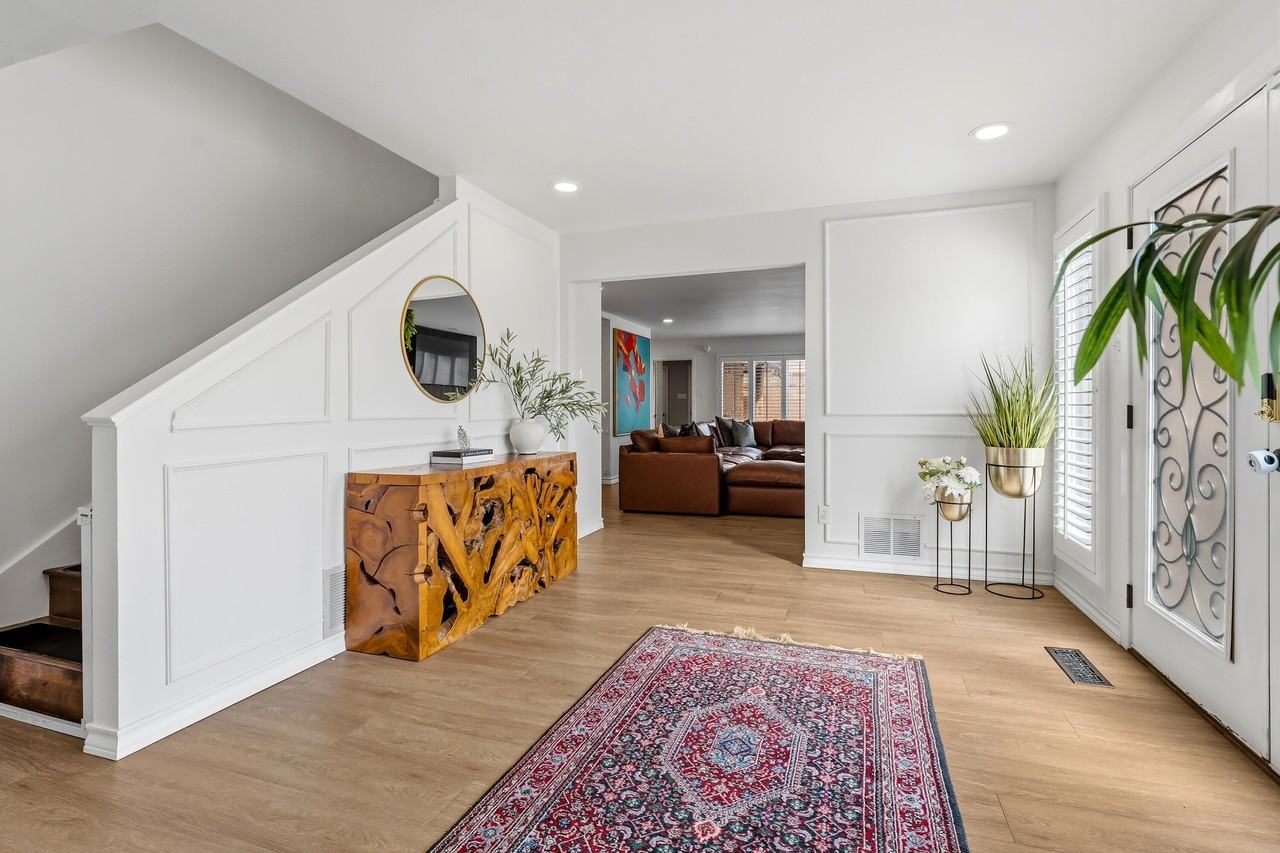 4628 94th St - Photo 4 of 48