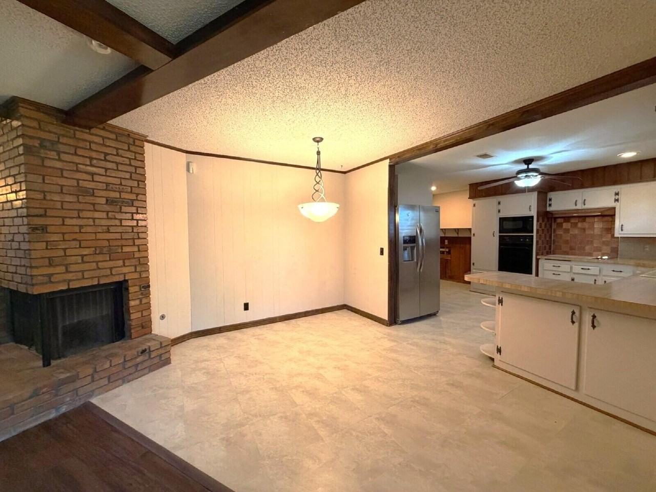 2822 56th St - Photo 3 of 12