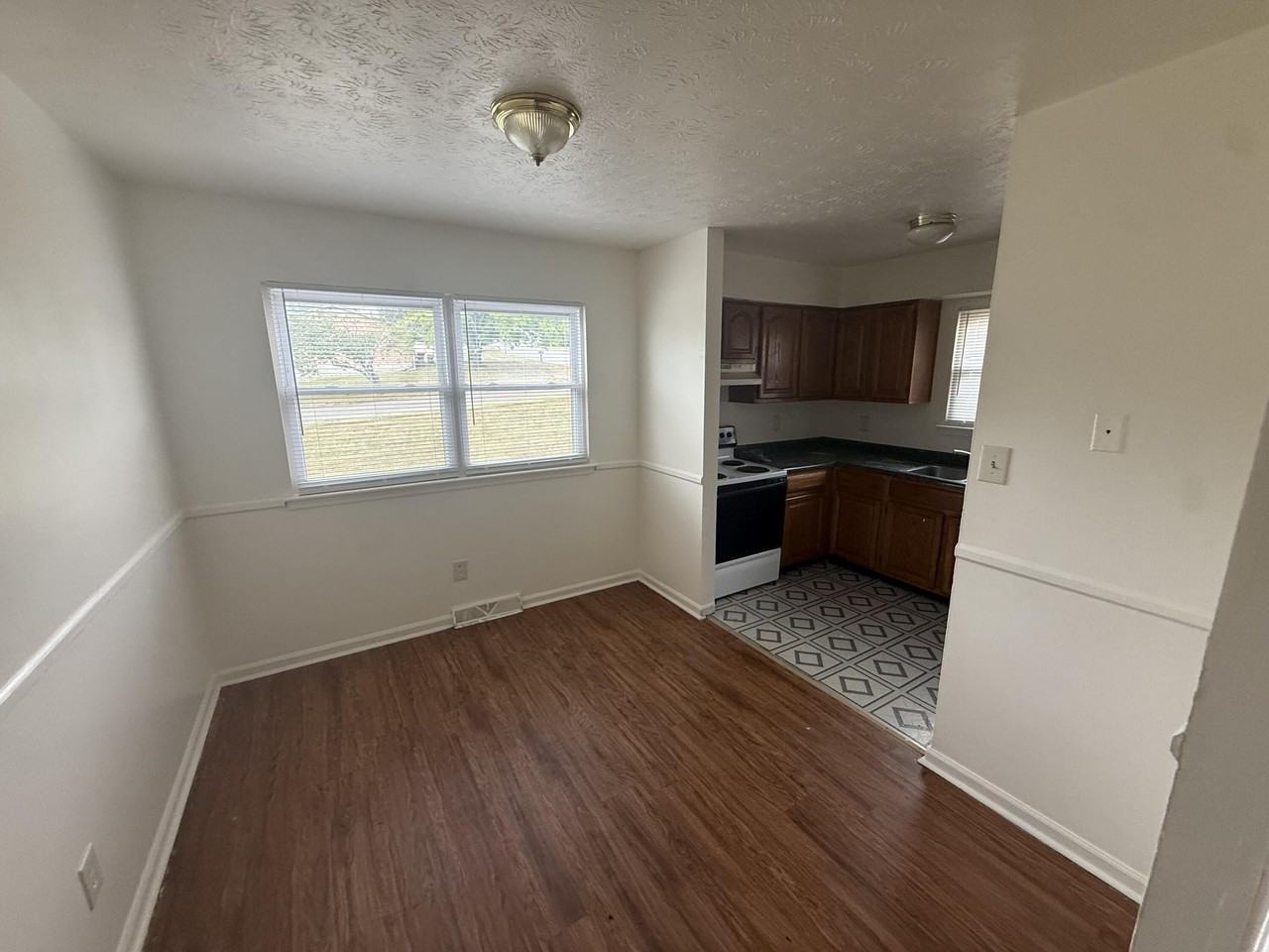 1207 Trent Blvd #B - Photo 4 of 11